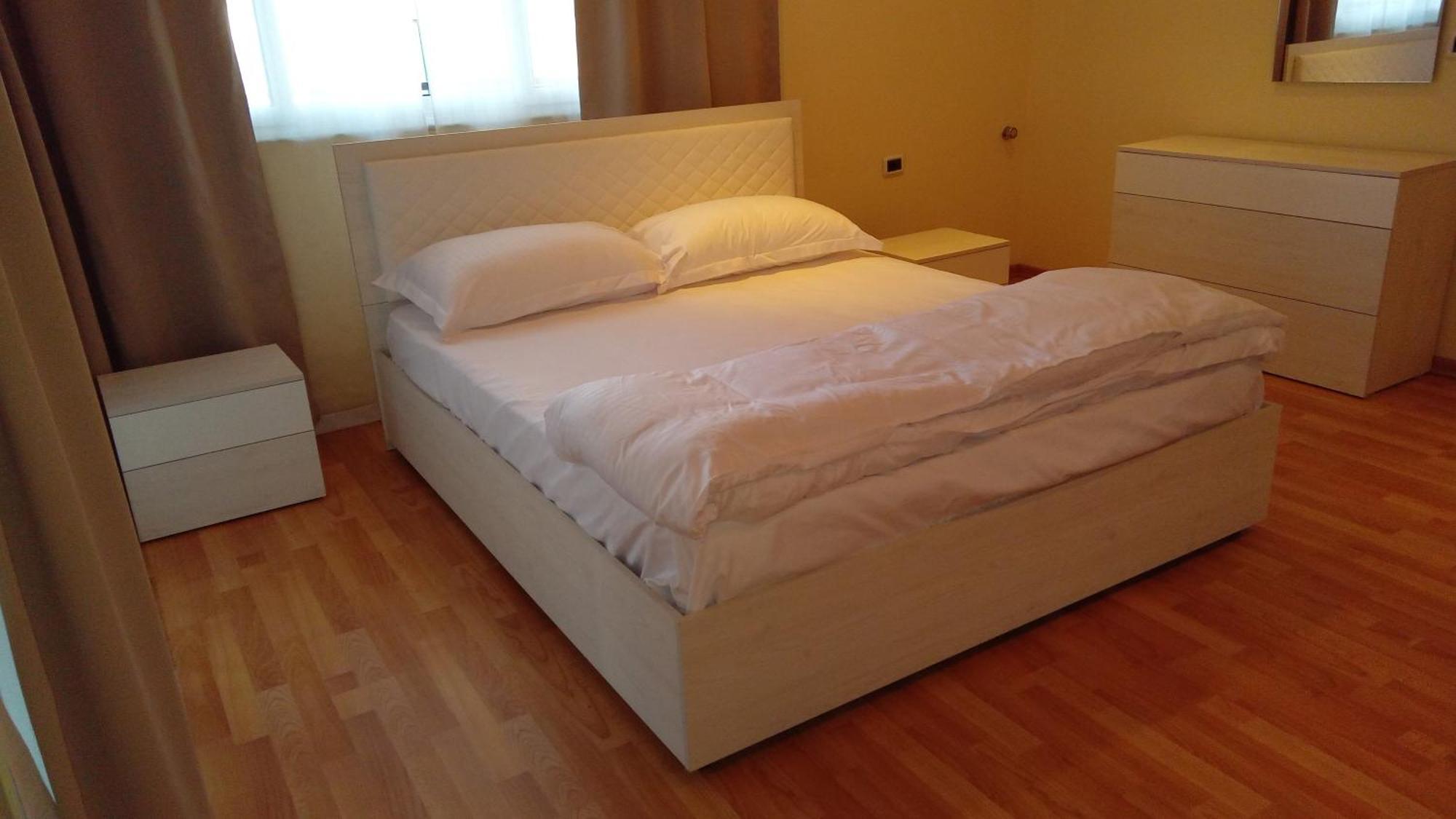 Mandarine Hostel Tirana Extérieur photo