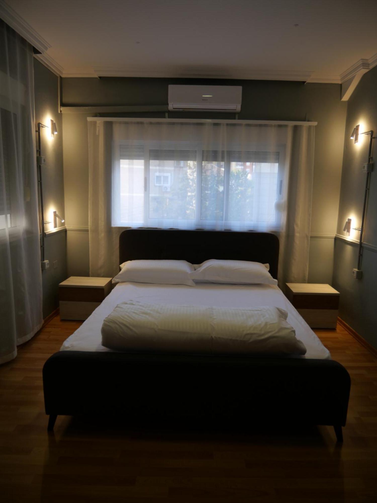 Mandarine Hostel Tirana Extérieur photo