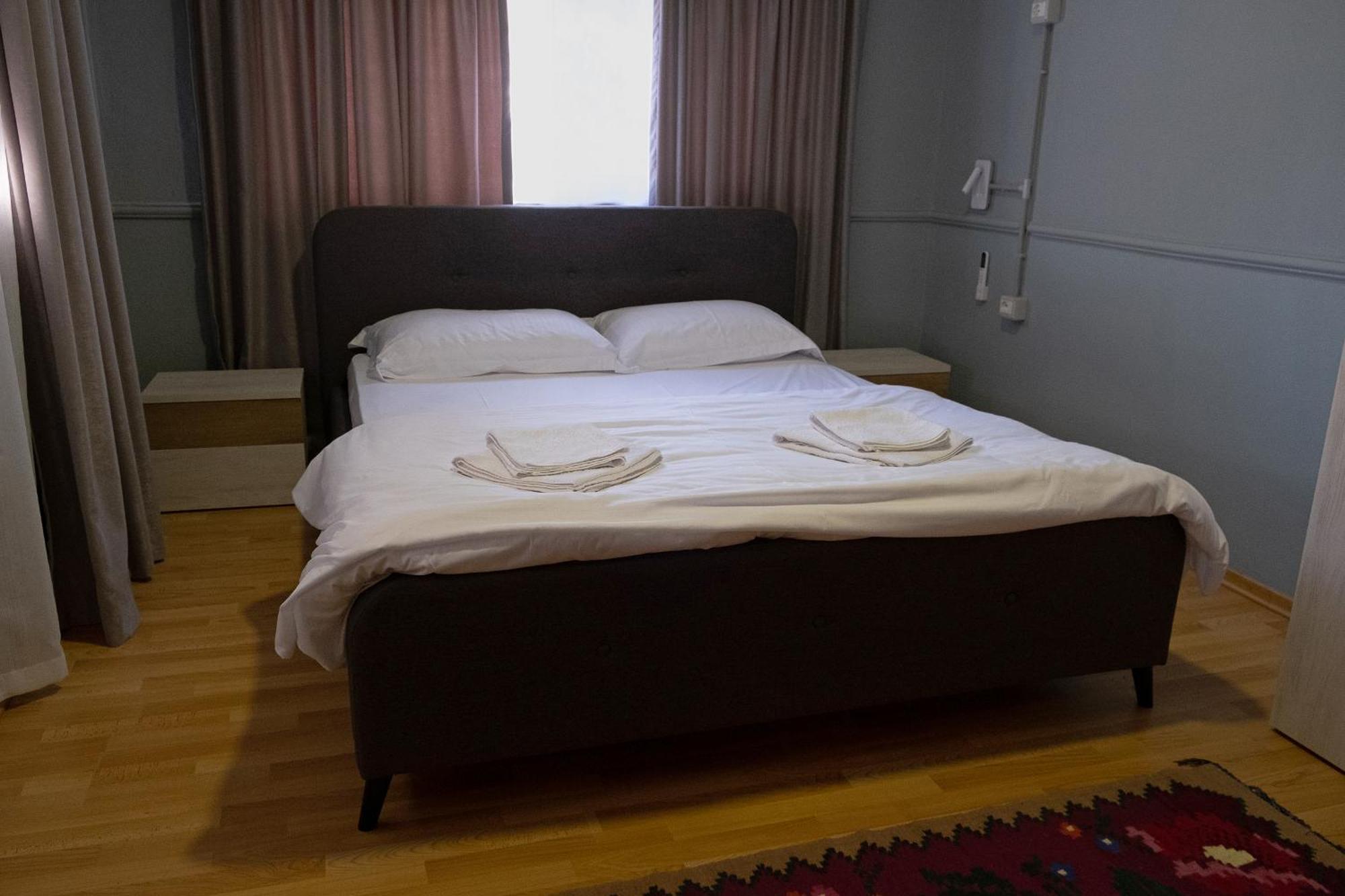 Mandarine Hostel Tirana Extérieur photo