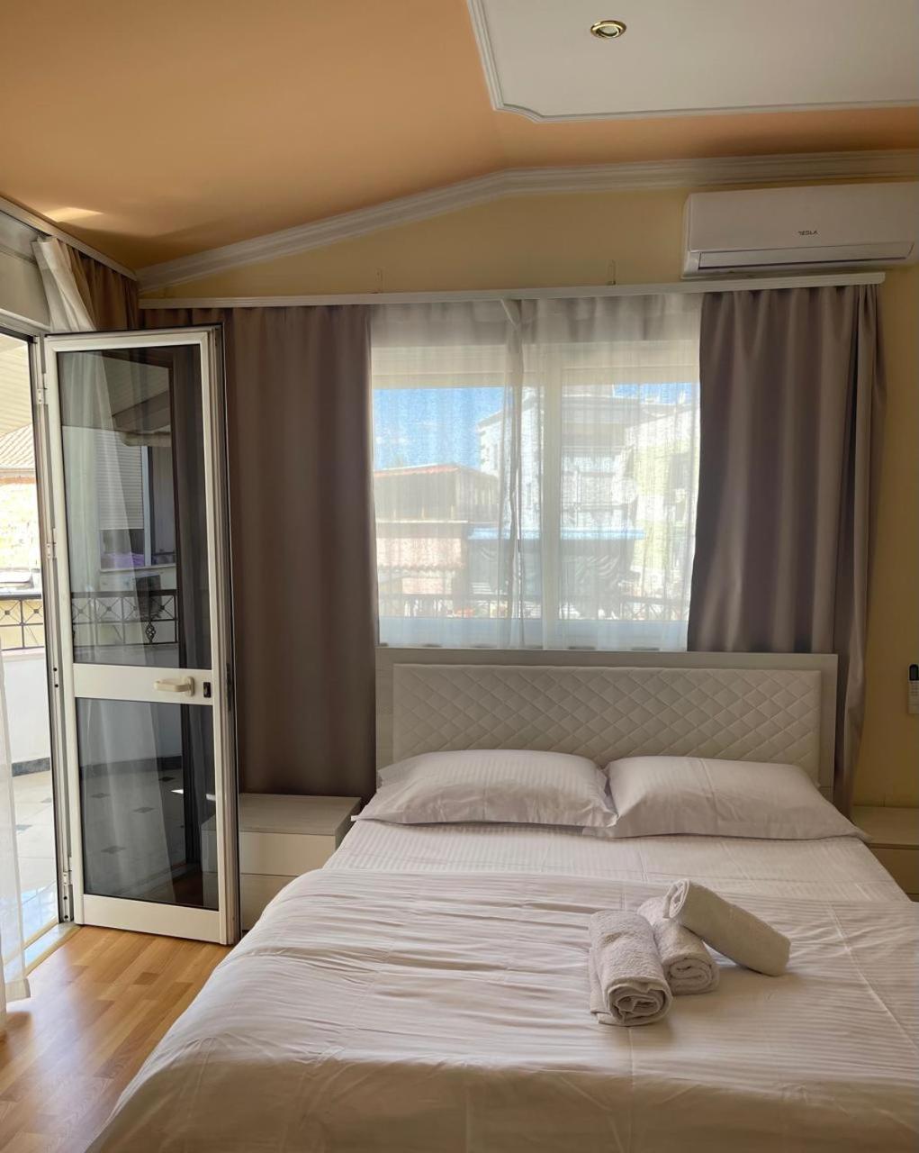 Mandarine Hostel Tirana Extérieur photo
