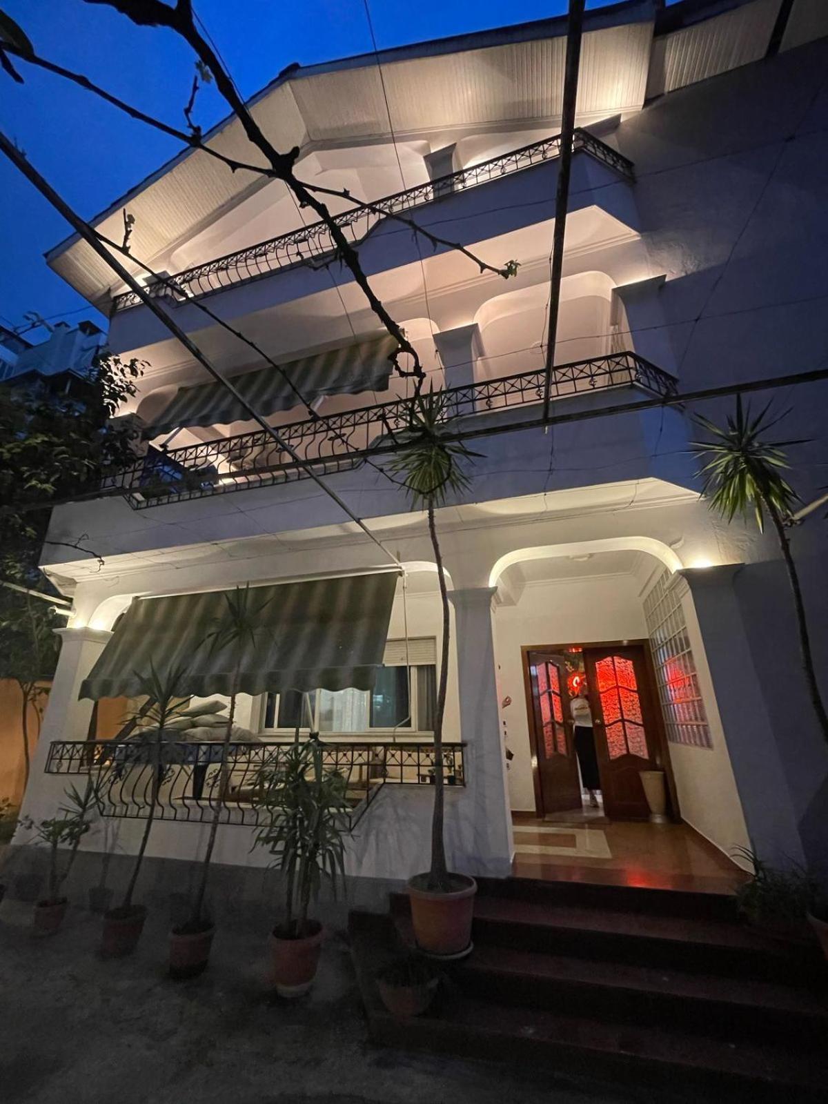 Mandarine Hostel Tirana Extérieur photo