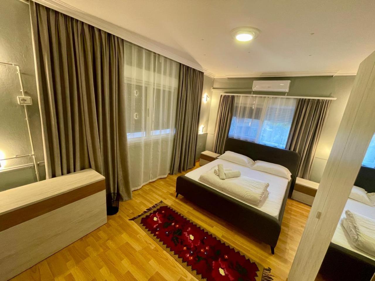 Mandarine Hostel Tirana Extérieur photo