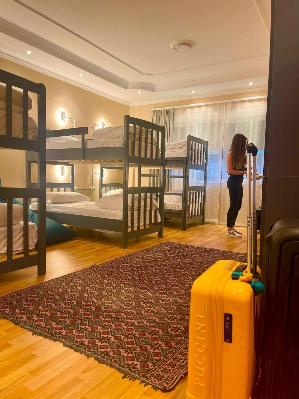 Mandarine Hostel Tirana Extérieur photo