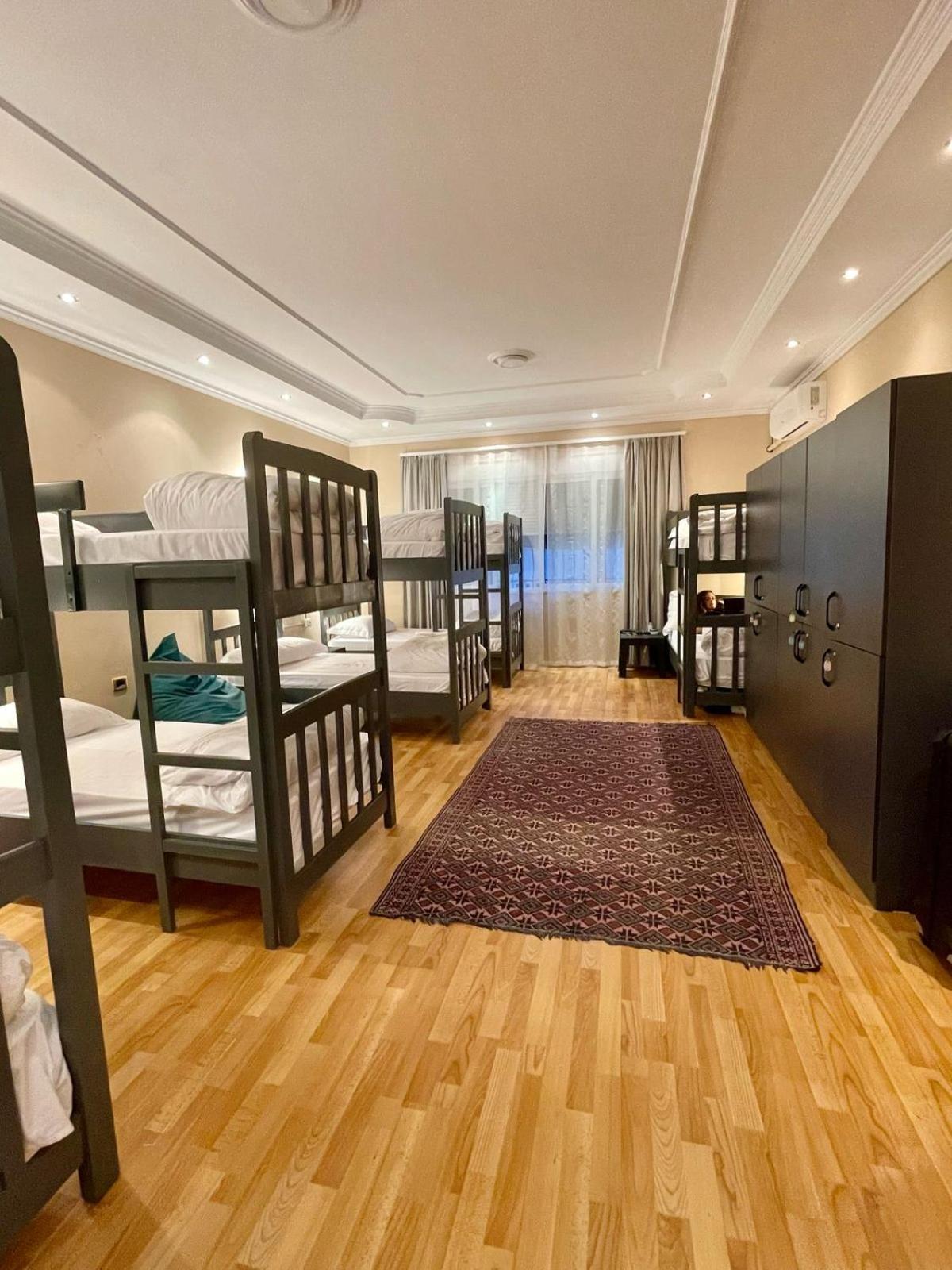 Mandarine Hostel Tirana Extérieur photo